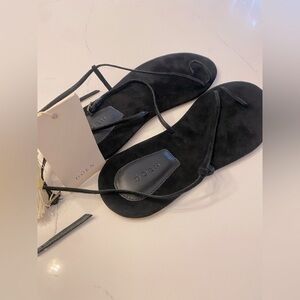 Doen bare suede Sandals NWT